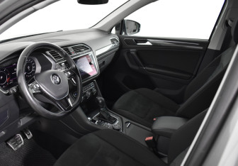Подержанный автомобиль Volkswagen Tiguan 2017 года (9 фото)