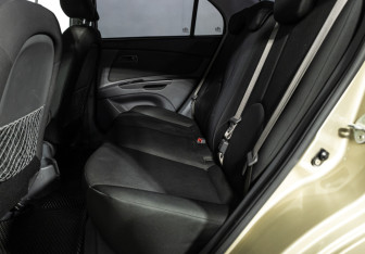 Подержанный автомобиль Kia Rio Sedan 2011 года (10 фото)