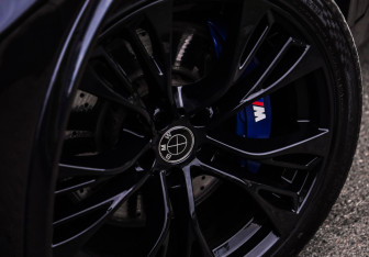 Подержанный автомобиль BMW X5 M 2016 года (12 фото)