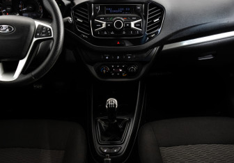 Подержанный автомобиль LADA (ВАЗ) Vesta Sedan 2018 года (12 фото)