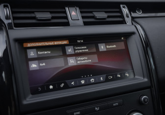 Подержанный автомобиль Land Rover Discovery 2019 года (19 фото)