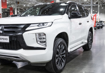 Подержанный автомобиль Mitsubishi Montero Sport 2022 года (6 фото)