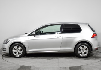 Подержанный автомобиль Volkswagen Golf Hatchback 2013 года (8 фото)