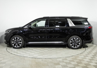 Подержанный автомобиль Kia Carnival 2022 года (8 фото)
