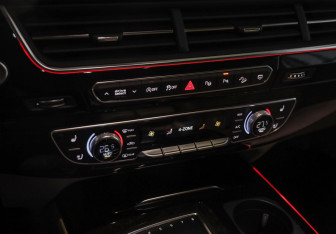 Подержанный автомобиль Audi Q7 2018 года (22 фото)