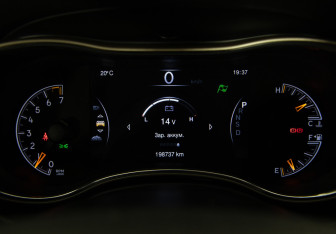 Подержанный автомобиль Jeep Grand Cherokee 2013 года (13 фото)