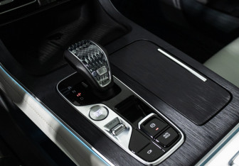 Подержанный автомобиль GAC GS8 2023 года (17 фото)