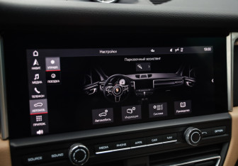 Подержанный автомобиль Porsche Macan 2021 года (15 фото)