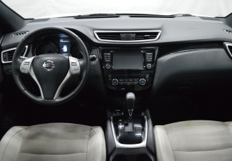 Подержанный автомобиль Nissan Qashqai 2017 года (14 фото)