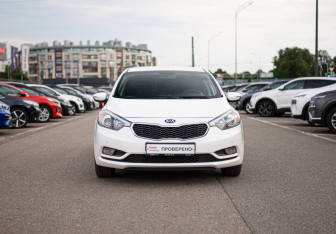 Подержанный автомобиль Kia Cerato Sedan 2016 года (2 фото)