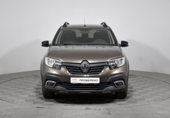 Подержанный автомобиль Renault Sandero 2019 года (3 фото)