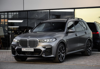 Подержанный автомобиль BMW X7 2021 года (3 фото)