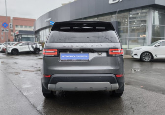 Подержанный автомобиль Land Rover Discovery 2017 года (5 фото)