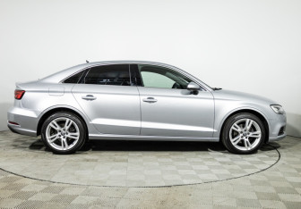 Подержанный автомобиль Audi A3 Sedan 2020 года (4 фото)