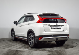 Подержанный автомобиль Mitsubishi Eclipse Cross 2019 года (7 фото)