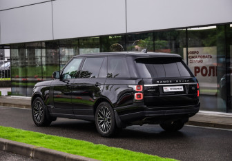Подержанный автомобиль Land Rover Range Rover 2018 года (8 фото)