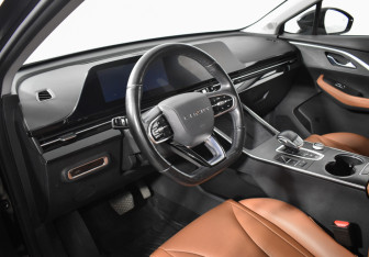 Подержанный автомобиль Omoda C5 2022 года (9 фото)