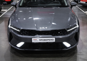 Подержанный автомобиль Kia K5 2023 года (4 фото)