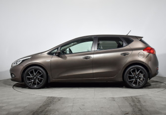 Подержанный автомобиль Kia Ceed Hatchback 2012 года (8 фото)