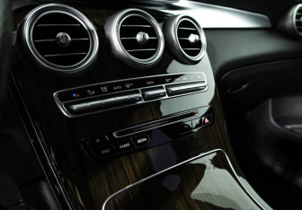 Подержанный автомобиль Mercedes-Benz GLC Coupe 2015 года (16 фото)