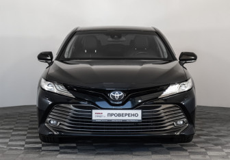 Подержанный автомобиль Toyota Camry Sedan 2018 года (2 фото)