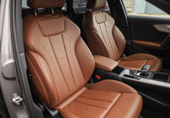 Подержанный автомобиль Audi A4 Sedan 2021 года (29 фото)