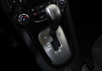 Подержанный автомобиль Chevrolet Orlando 2013 года (15 фото)