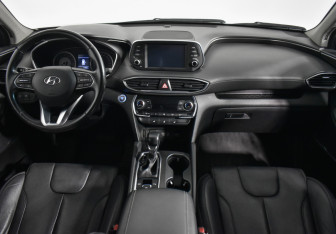 Подержанный автомобиль Hyundai Santa Fe 2019 года (13 фото)