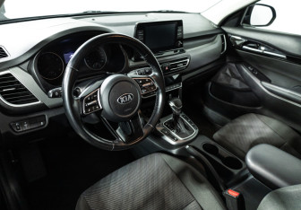 Подержанный автомобиль Kia Seltos 2021 года (11 фото)