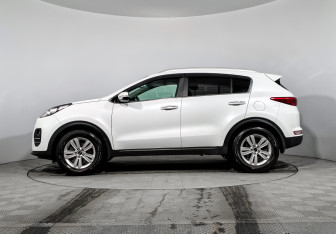 Подержанный автомобиль Kia Sportage 2017 года (8 фото)