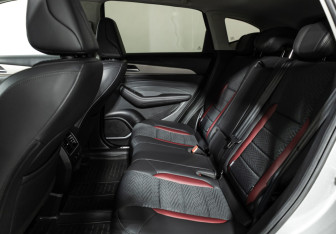 Подержанный автомобиль Haval F7 2023 года (10 фото)