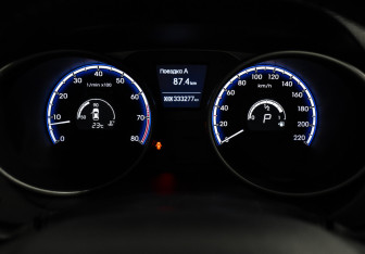 Подержанный автомобиль Hyundai ix35 2011 года (18 фото)