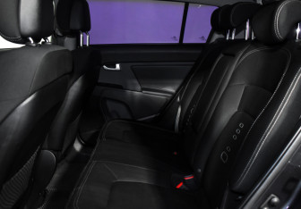 Подержанный автомобиль Kia Sportage 2011 года (12 фото)