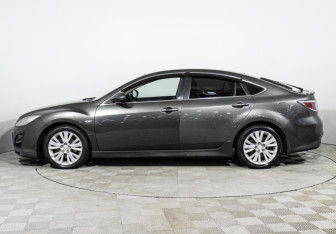 Подержанный автомобиль Mazda 6 Liftback 2010 года (8 фото)