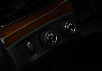 Подержанный автомобиль Cadillac Escalade Suv 2018 года (16 фото)