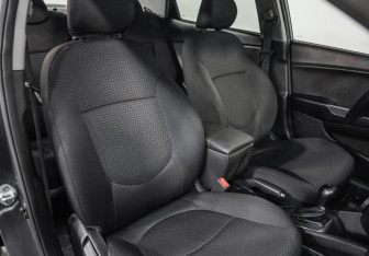 Подержанный автомобиль Kia Rio Sedan 2015 года (18 фото)