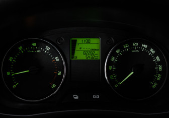 Подержанный автомобиль Skoda Fabia Hatchback 2012 года (17 фото)