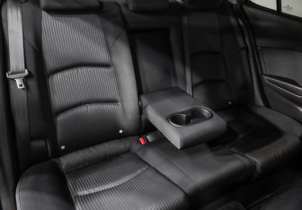 Подержанный автомобиль Mazda 3 Sedan 2014 года (21 фото)