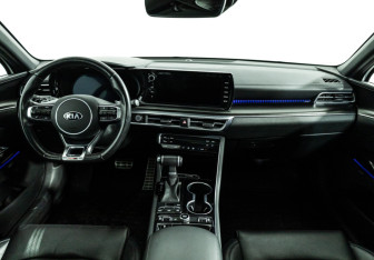 Подержанный автомобиль Kia K5 2020 года (13 фото)