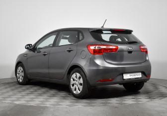 Подержанный автомобиль Kia Rio Hatchback 2015 года (7 фото)