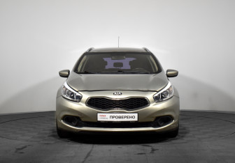 Подержанный автомобиль Kia Ceed Wagon 2013 года (2 фото)