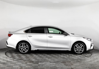 Подержанный автомобиль Kia Cerato Sedan 2020 года (4 фото)