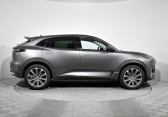 Подержанный автомобиль Changan UNI-K 2023 года (4 фото)