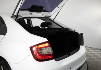 Подержанный автомобиль Skoda Rapid Liftback 2019 года (20 фото)