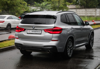 Подержанный автомобиль BMW X3 2019 года (6 фото)