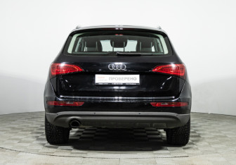 Подержанный автомобиль Audi Q5 2015 года (6 фото)