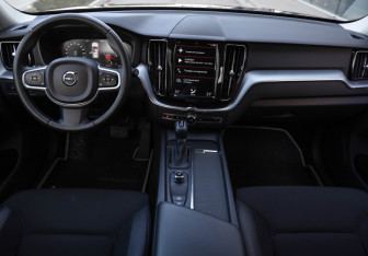Подержанный автомобиль Volvo XC60 2018 года (8 фото)
