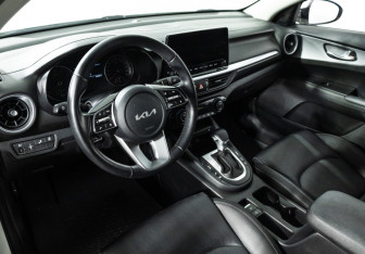 Подержанный автомобиль Kia K3 Sedan 2021 года (11 фото)