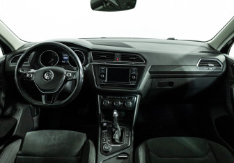 Подержанный автомобиль Volkswagen Tiguan 2017 года (13 фото)