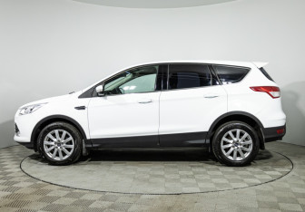 Подержанный автомобиль Ford Kuga 2016 года (8 фото)